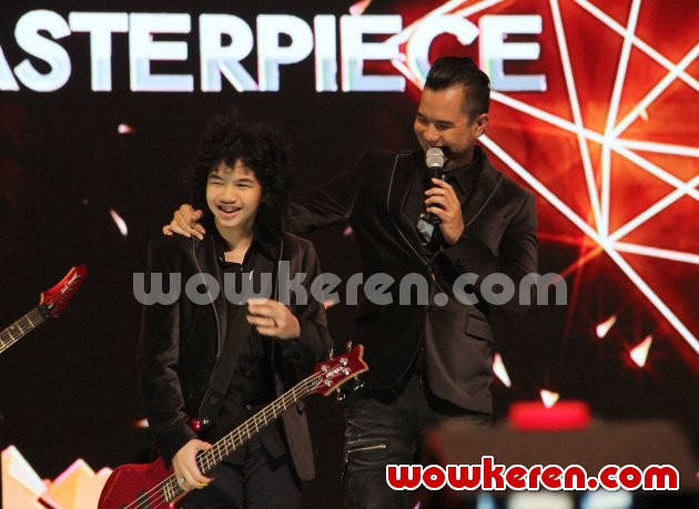 Gambar Foto Dul Jaelani dan Ahmad Dhani di Konser 'Masterpiece'