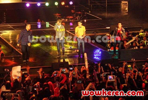 Gambar Foto Penampilan Coboy Junior di 'Farewell Concert'