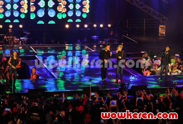 Gambar Foto Penampilan Coboy Junior di 'Farewell Concert'