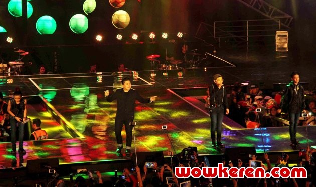 Gambar Foto Penampilan Coboy Junior di 'Farewell Concert'