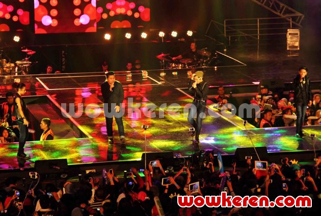 Gambar Foto Penampilan Coboy Junior di 'Farewell Concert'