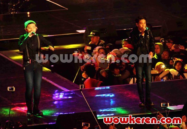 Gambar Foto Penampilan Aldi dan Iqbal  Coboy Junior di 'Farewell Concert'