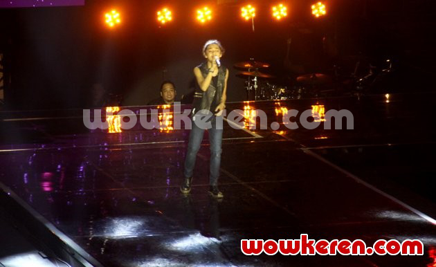 Gambar Foto Penampilan Solo Bastian di 'Farewell Concert'