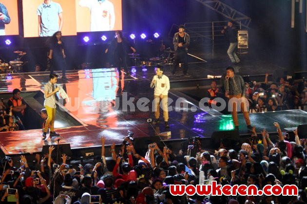 Gambar Foto Penampilan CJR di 'Farewell Concert'