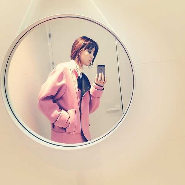 Gambar Foto Han Ji Hye Aktris, Model Sekaligus Penyanyi