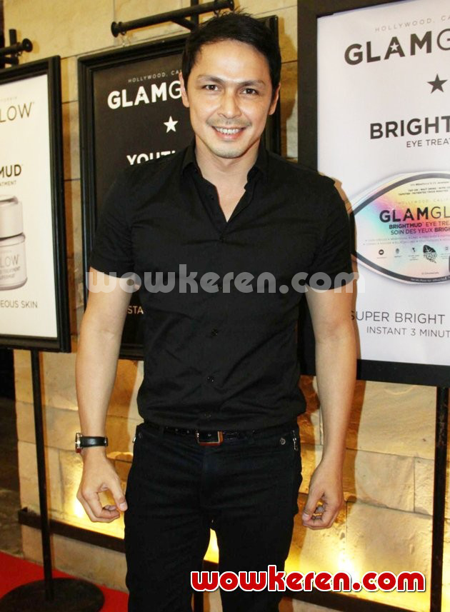 Gambar Foto Thomas Djorghi Hadir di Acara 'GlamGlow Cocktail Party'