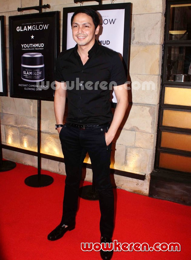 Gambar Foto Thomas Djorghi Hadir di Acara 'GlamGlow Cocktail Party'