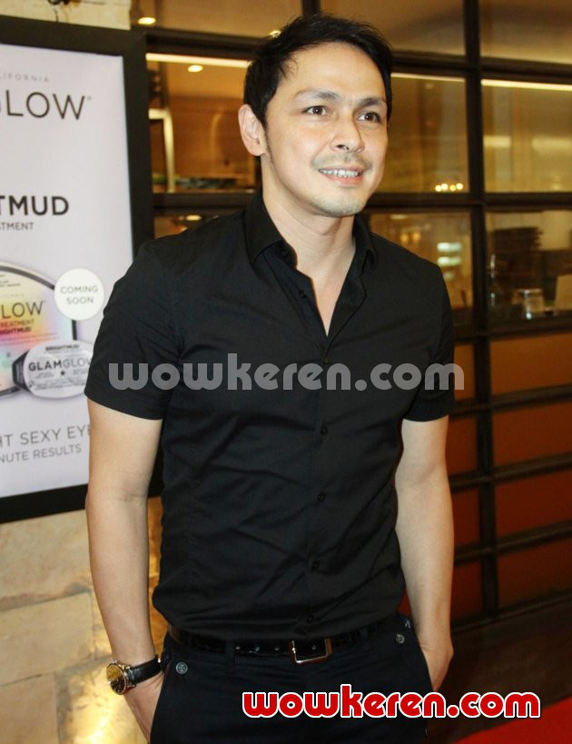 Gambar Foto Thomas Djorghi Hadir di Acara 'GlamGlow Cocktail Party'