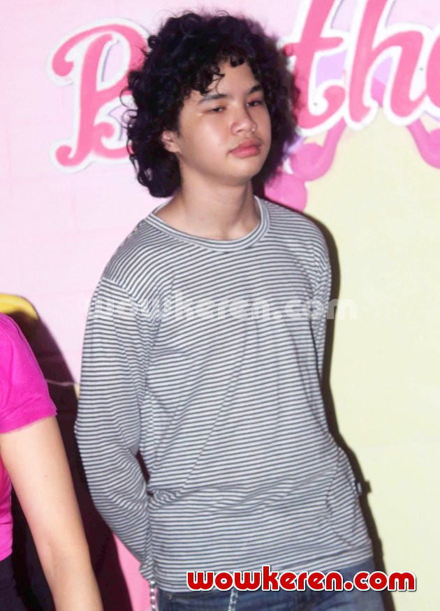 Gambar Foto Dul Jaelani Hadir di Pesta Ulang Tahun Safeea