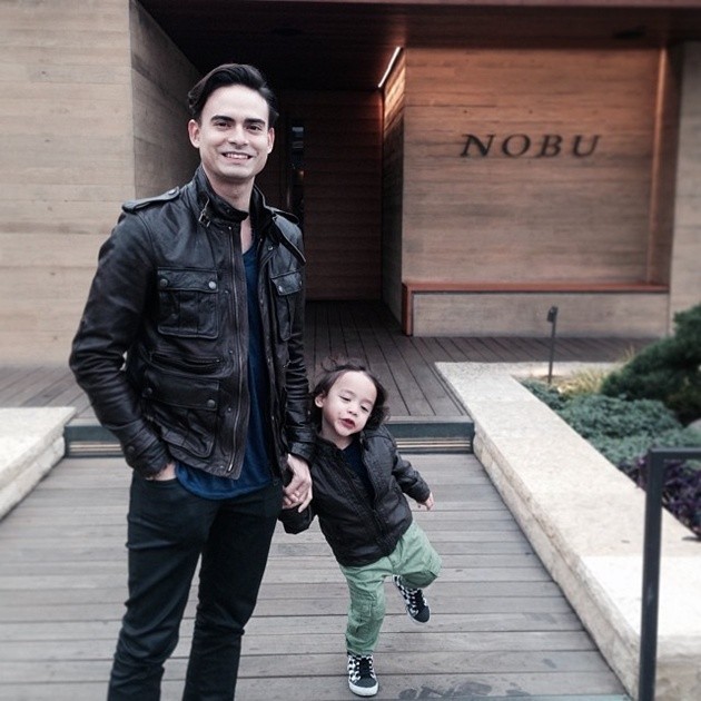Gambar Foto Ashraf Sinclair Habiskan Waktu dengan Noah Sinclair