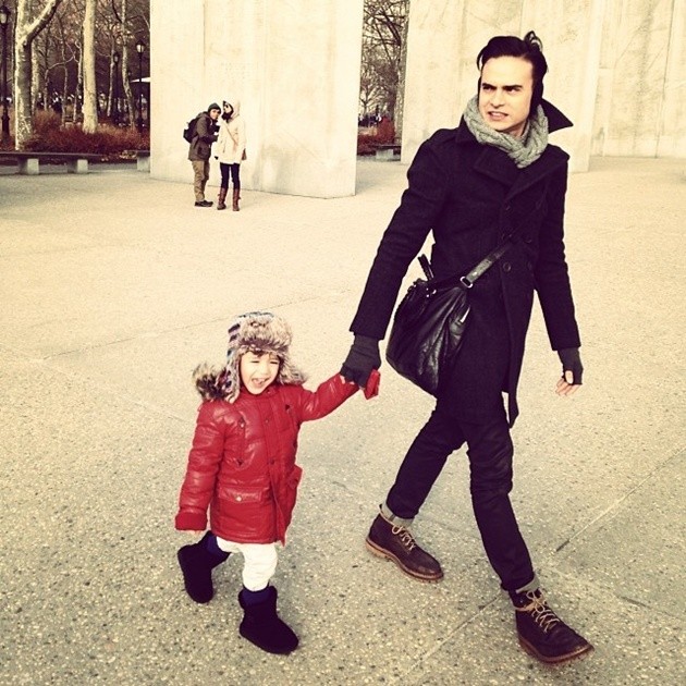 Gambar Foto Ashraf Sinclair Habiskan Waktu dengan Noah Sinclair