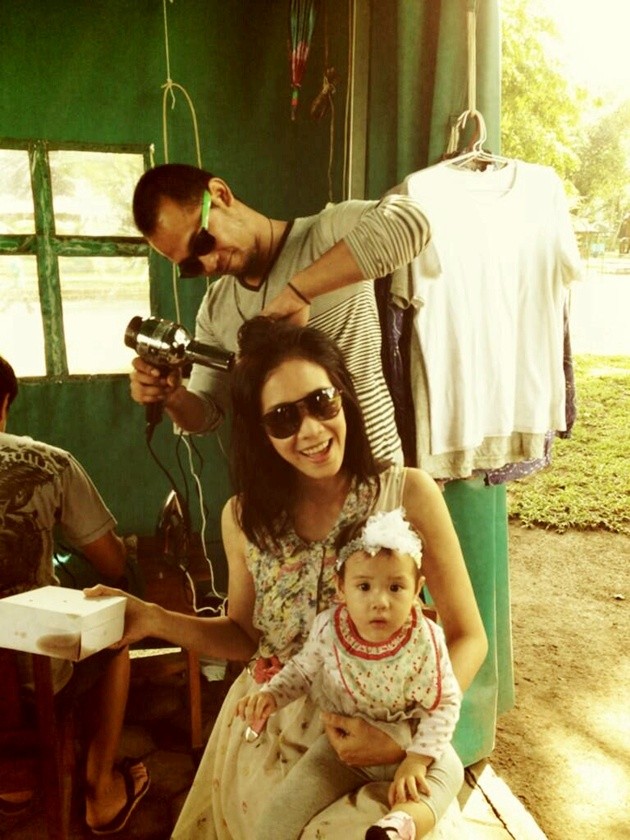 Gambar Foto Fanny Fabriana Syuting FTV di Candi Prambanan