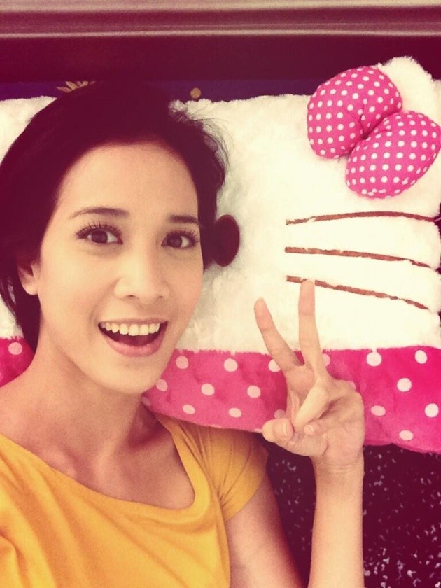 Gambar Foto Fanny Fabriana Berpose Sebelum Tidur