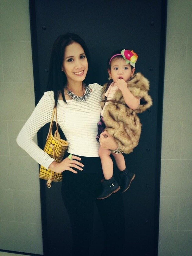 Gambar Foto Fanny Fabriana Berpose dengan Kimora