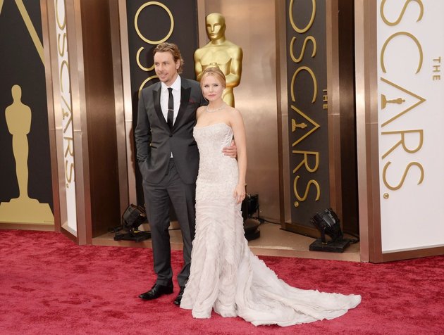 Gambar Foto Dax Shepard dan Kristen Bell di Red Carpet Oscar 2014