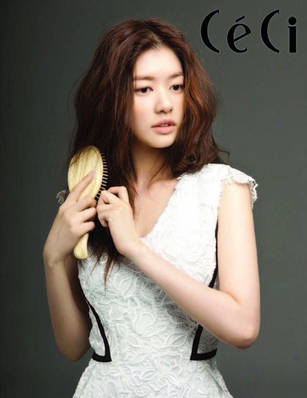 Foto Jung So Min di Majalah CeCi Edisi Juli 2012