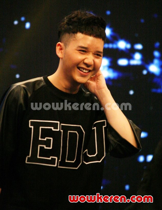 Gambar Foto Rangga Moela SM*SH di Acara 'Slide Show'