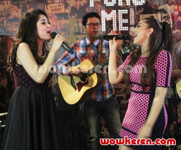 Gambar Foto Ashanty dan Nindy di Acara 'Charity for Kelud'