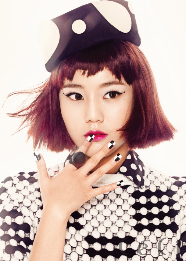Gambar Foto Hyejeong AOA di Majalah Ceci Februari 2013