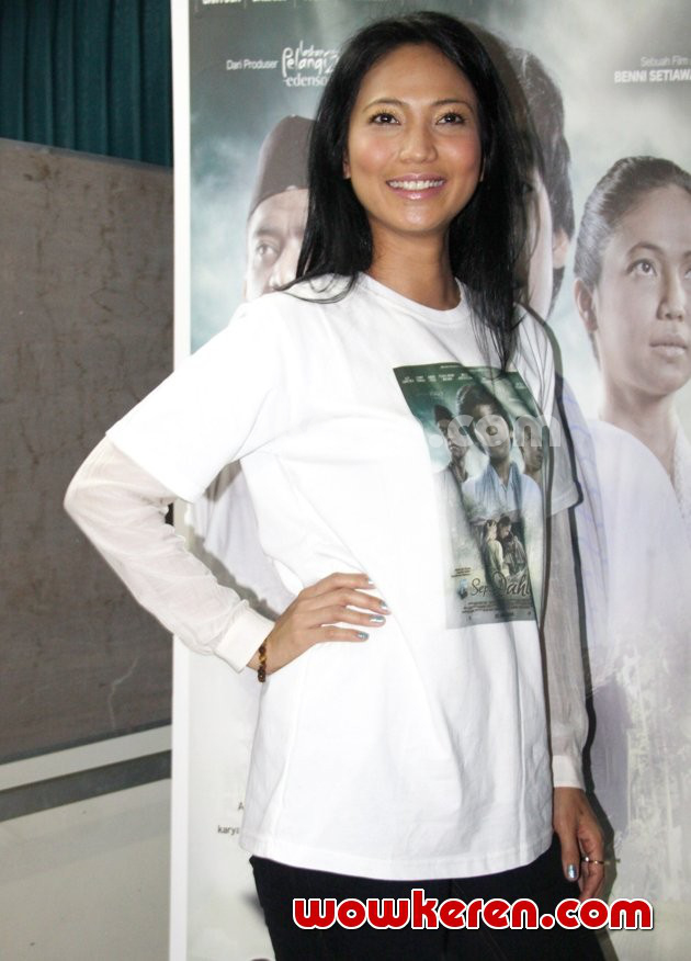 Gambar Foto Kinaryosih Saat Jumpa Pers Film 'Sepatu Dahlan'
