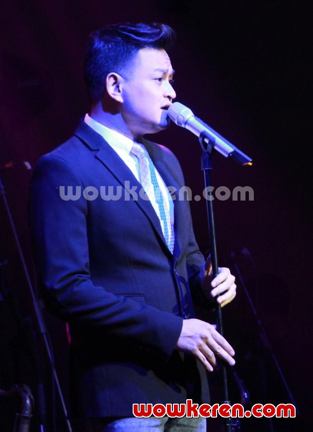 Gambar Foto Hedi Yunus di Konser 'Yovie and His Friends'