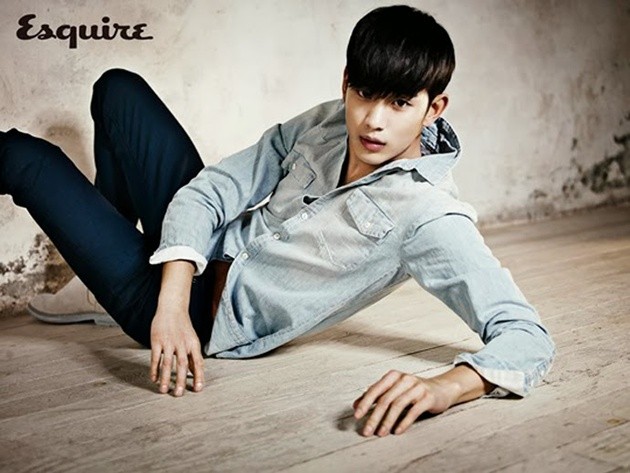 Gambar Foto Kim Soo Hyun di Majalah Esquire Korea Edisi Maret 2014