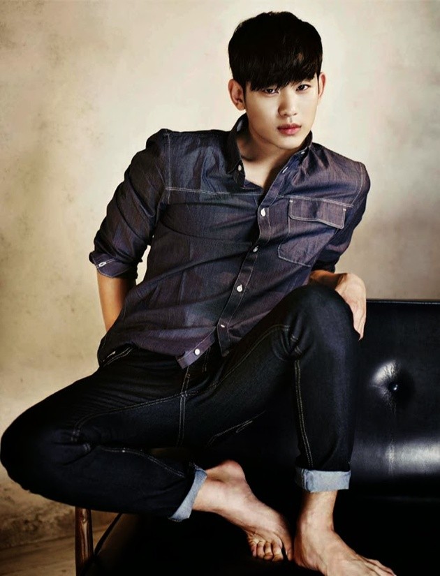 Gambar Foto Kim Soo Hyun di Majalah Esquire Korea Edisi Maret 2014