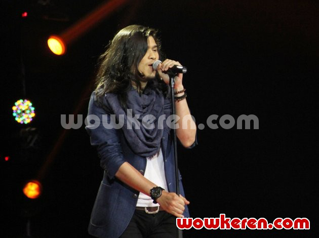 Gambar Foto Penampilan Muhammad Devirzha di Spektakuler Show Indonesian Idol 2014