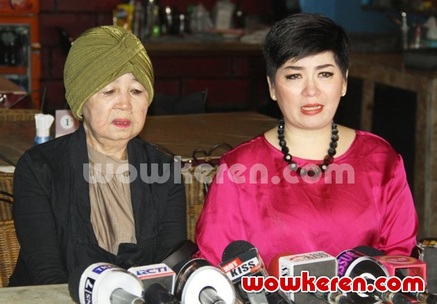Gambar Foto Prosesi Dewinta Bahar Berganti Nama Menjadi Dewinta