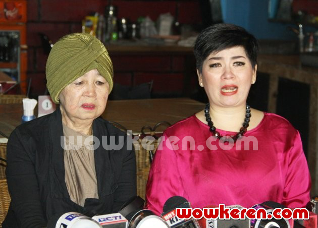 Gambar Foto Prosesi Dewinta Bahar Berganti Nama Menjadi Dewinta