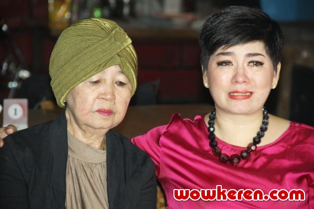Gambar Foto Prosesi Dewinta Bahar Berganti Nama Menjadi Dewinta