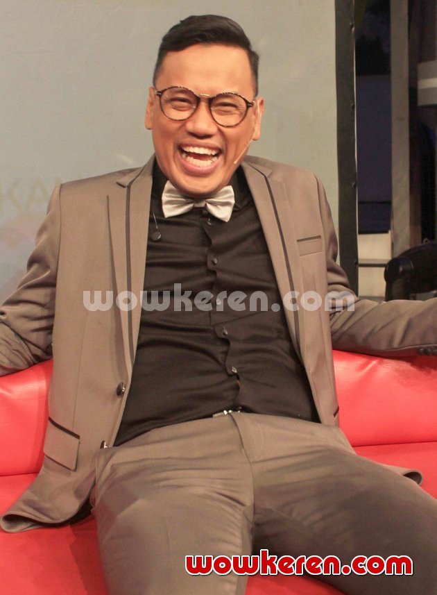 Gambar Foto Uya Kuya Saat Jumpa Pers Perayaan Ulang Tahun ANTV