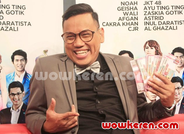 Gambar Foto Uya Kuya Saat Jumpa Pers Perayaan Ulang Tahun ANTV