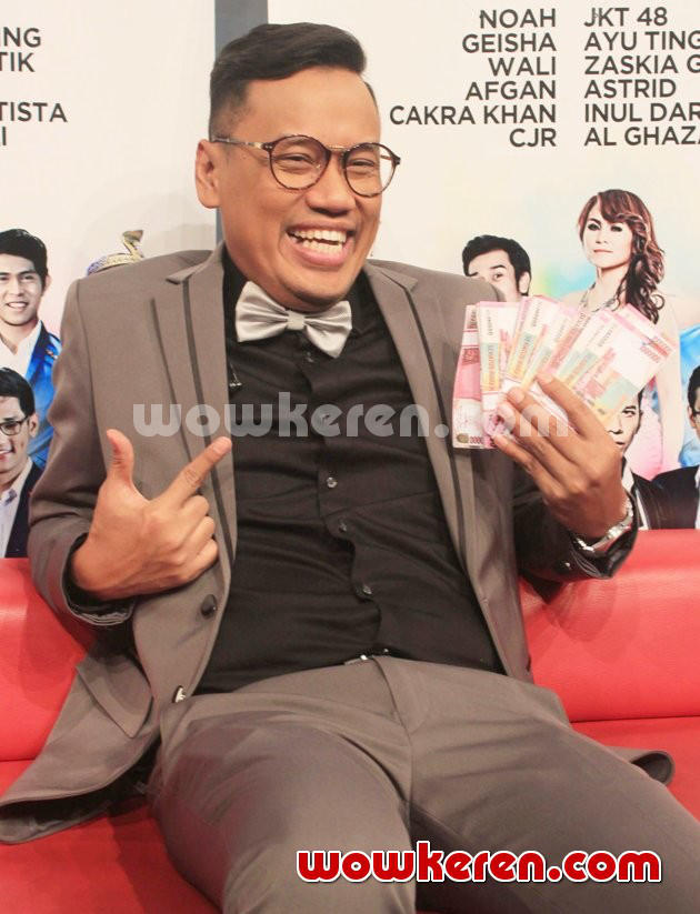 Gambar Foto Uya Kuya Saat Jumpa Pers Perayaan Ulang Tahun ANTV