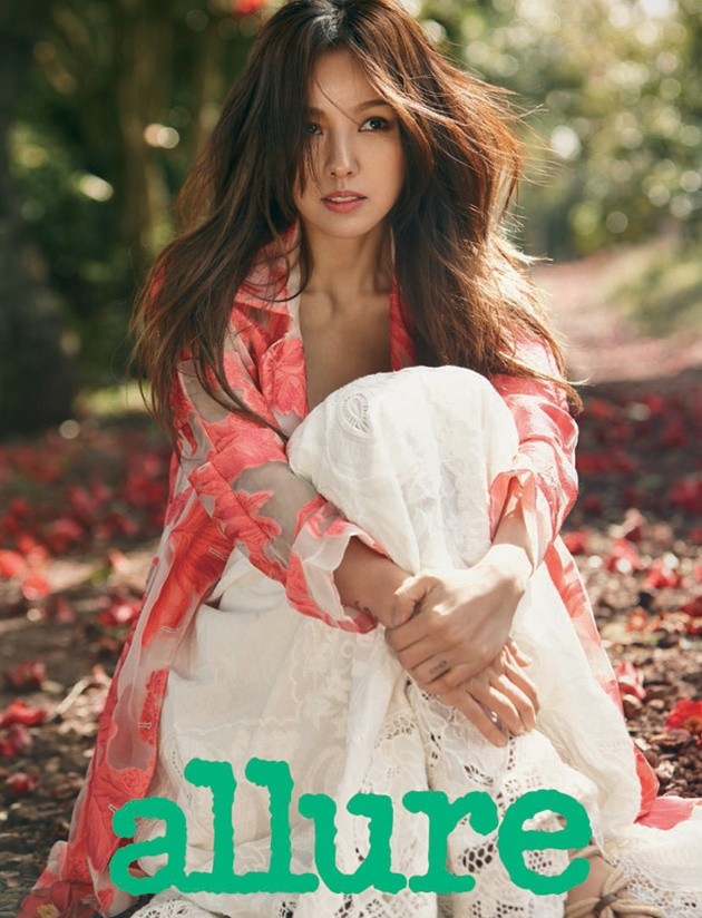 Gambar Foto Lee Hyori di Majalah Allure Korea Edisi April 2014