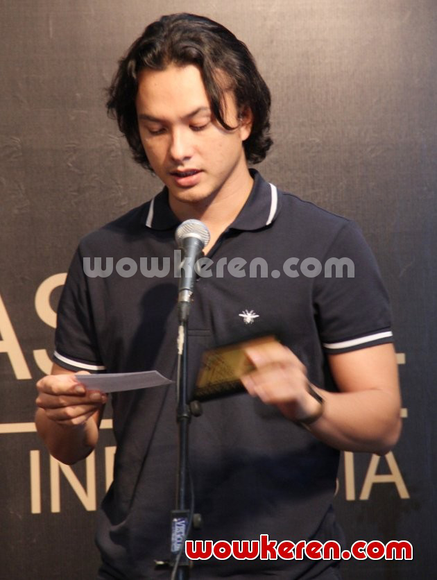 Gambar Foto Nicholas Saputra di Acara Akademi Film Indonesia 2014