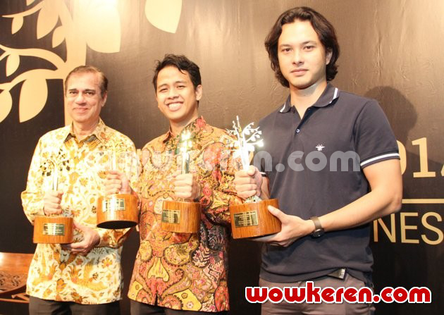 Gambar Foto Nicholas Saputra di Acara Akademi Film Indonesia 2014