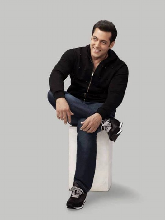 Gambar Foto Salman Khan Pamerkan Koleksi Busana Pria Splash Fashion A/W 2013-2014