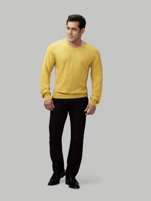 Gambar Foto Salman Khan Pamerkan Koleksi Busana Pria Splash Fashion A/W 2013-2014