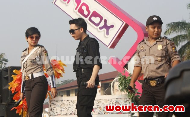 Gambar Foto Keseruan Para Host 'Inbox' Saat Memandu Acara