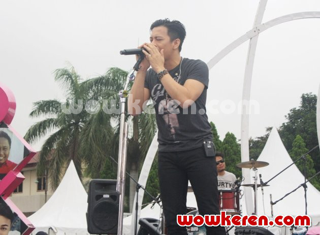 Gambar Foto NOAH Tampil di Acara 'Inbox'