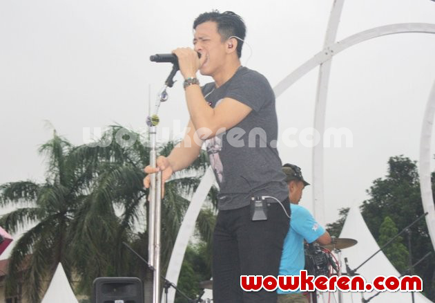 Gambar Foto NOAH Tampil di Acara 'Inbox'