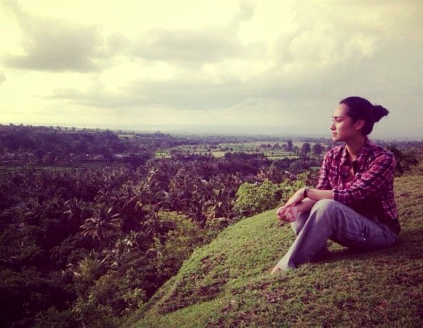 Gambar Foto Alexandra Gottardo Nikmati Alam