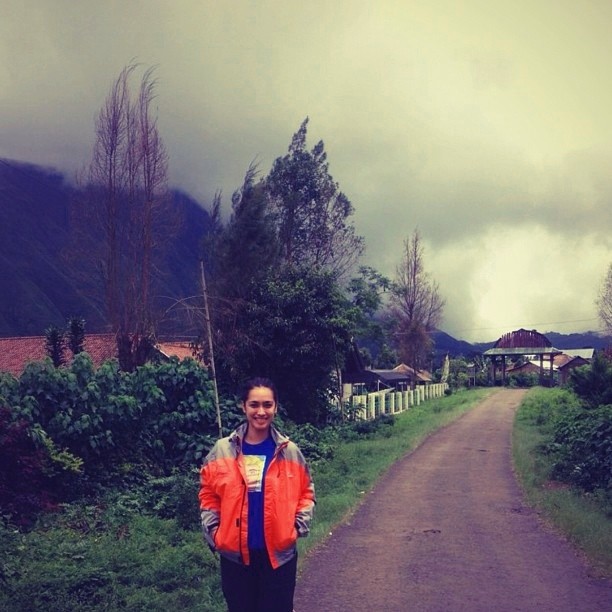 Gambar Foto Alexandra Gottardo di Lembah Rinjani