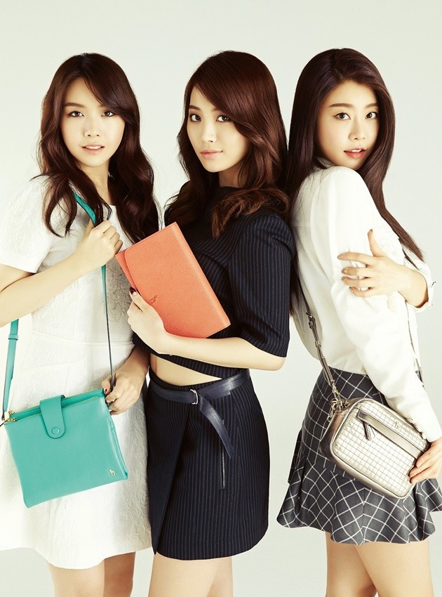 Gambar Foto Minah, Yura dan Sojin Girl's Day di Majalah Allure Edisi Maret 2014