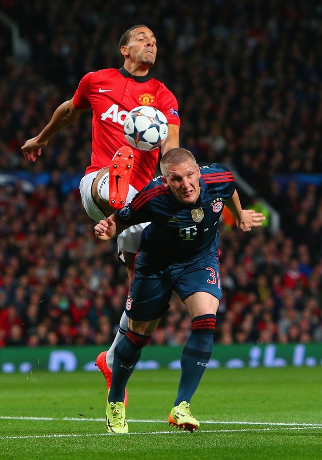 Gambar Foto Rio Ferdinand dan Bastian Schweinsteiger