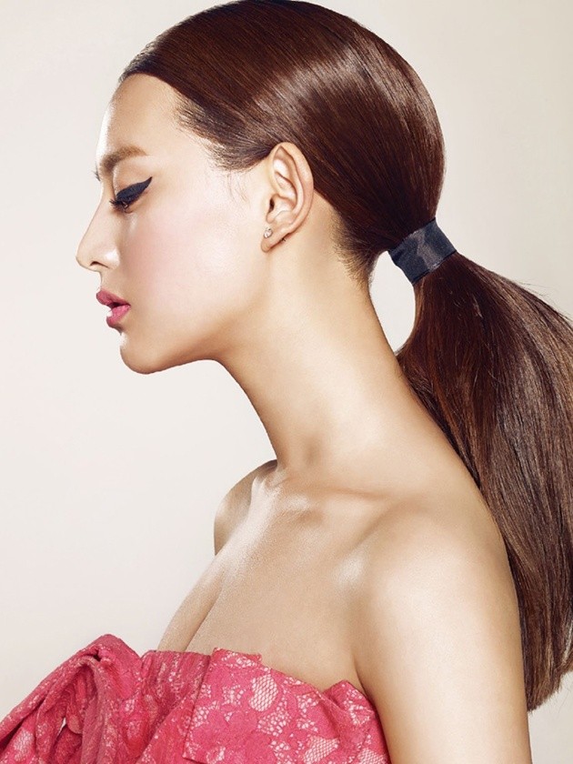 Gambar Foto Kim Ji Won di Majalah Sure Edisi April 2014