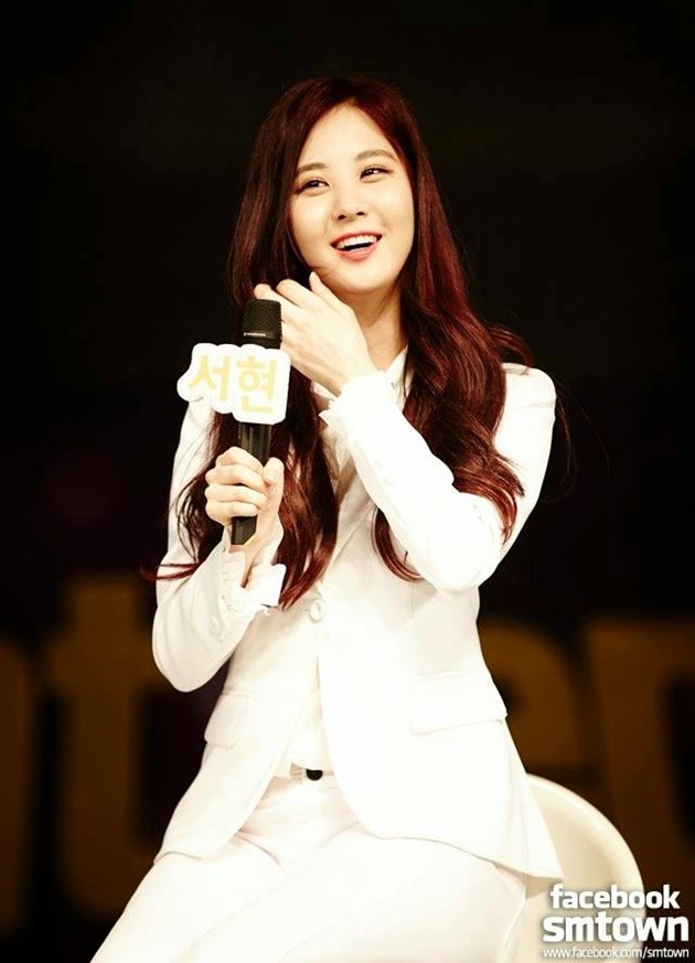 Gambar Foto Seohyun di Panggung Mr.Mr. real. Moment. replay.