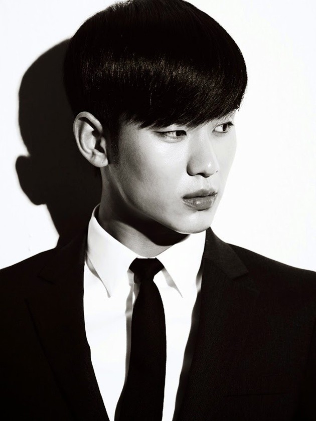 Gambar Foto Kim Soo Hyun di Majalah Singles Edisi April 2014