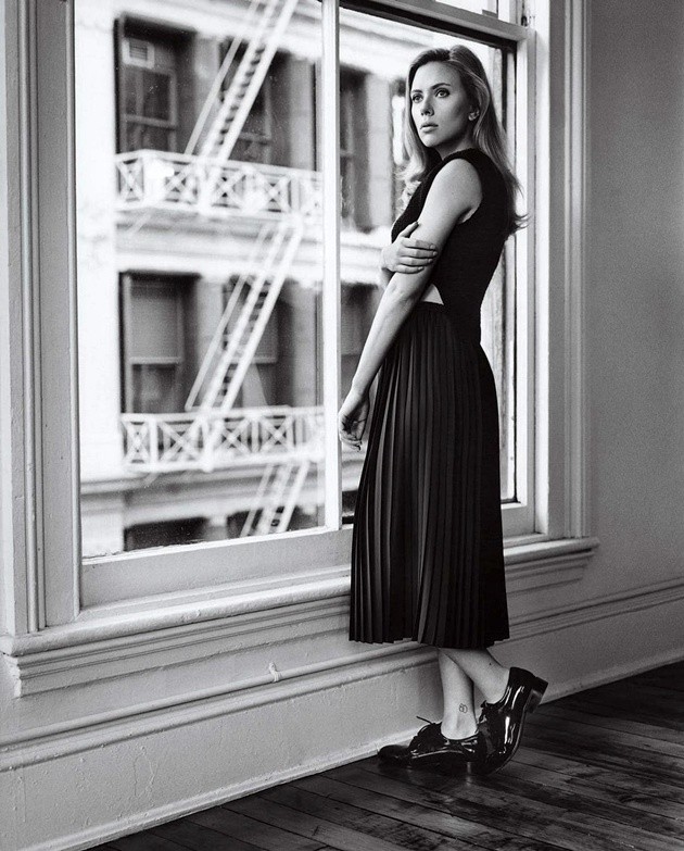 Gambar Foto Scarlett Johansson di Majalah Wall Street Journal Edisi April 2014
